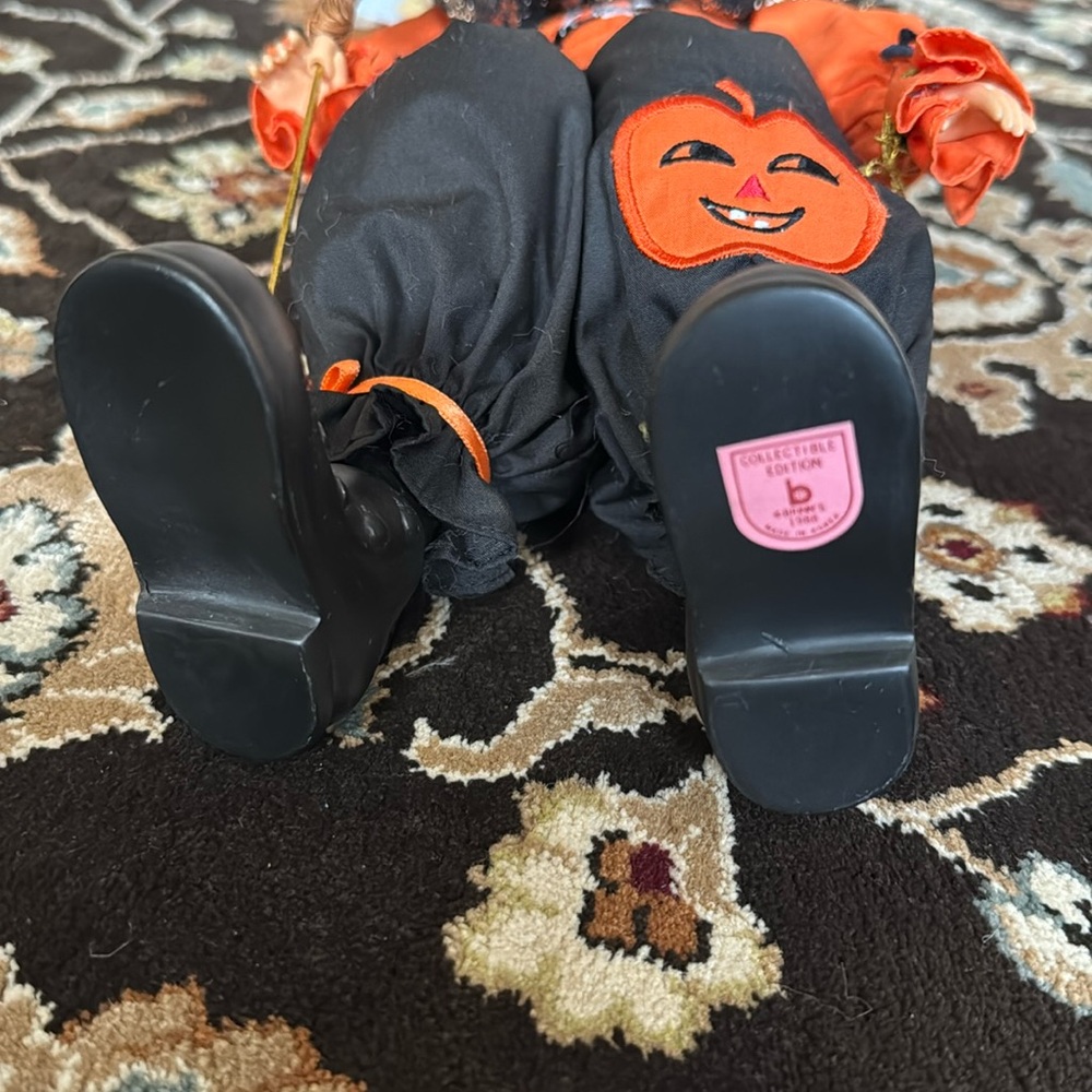 Vintage BRINNS Halloween Pumpkin Bats
Porcelain Doll October Calendar Clown 1988 - Picture 11 of 17